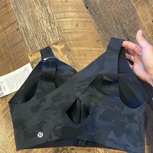 Lululemon Enlite Bra Zip Front. Size 34E.